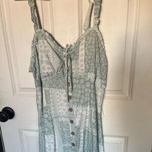 X-Large Light Sage & White Floral Patterned Mini Dress
